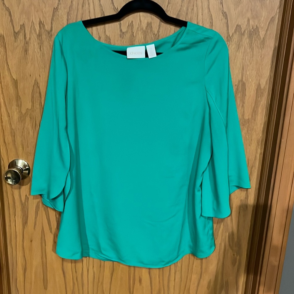 Chico’s blouse, size 2, 100% polyester. Green.